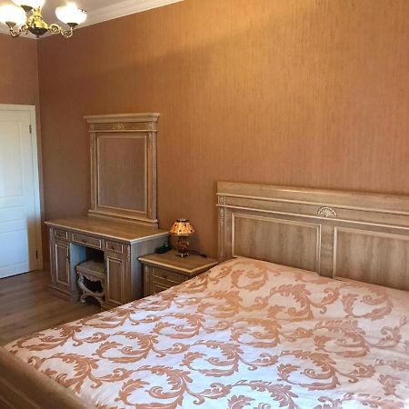 Rustaveli Apartment City Centre Tbilisi ภายนอก รูปภาพ