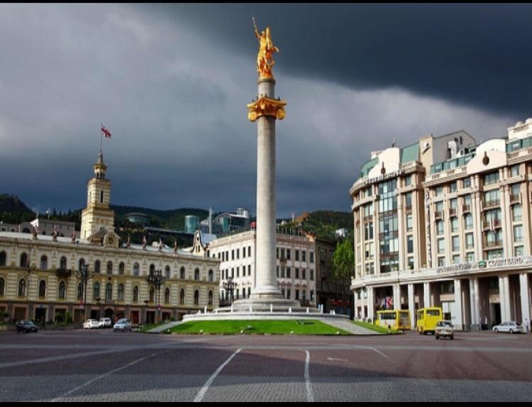 Rustaveli Apartment City Centre Tbilisi ภายนอก รูปภาพ