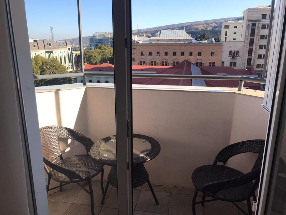 Rustaveli Apartment City Centre Tbilisi ภายนอก รูปภาพ