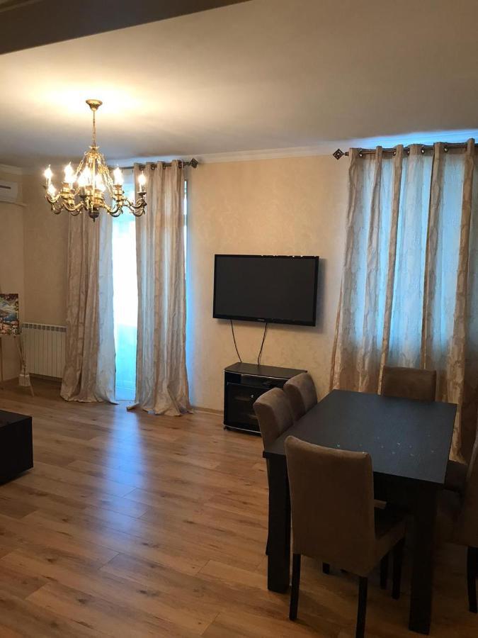 Rustaveli Apartment City Centre Tbilisi ภายนอก รูปภาพ