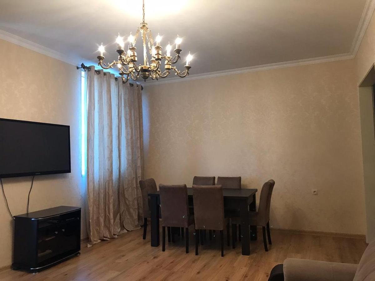 Rustaveli Apartment City Centre Tbilisi ภายนอก รูปภาพ